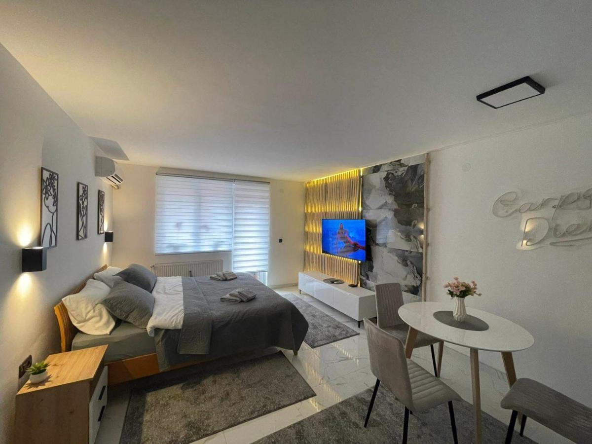 Apartman Afrodita Lux 1 Ni Exterior foto